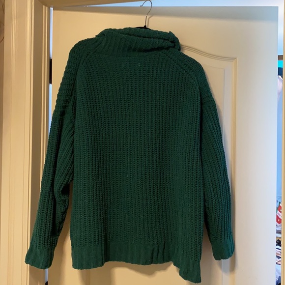 Hollister oversized green knit sweater - Picture 2 of 2